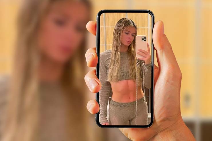 Camila Giorgi, il selfie è da urlo