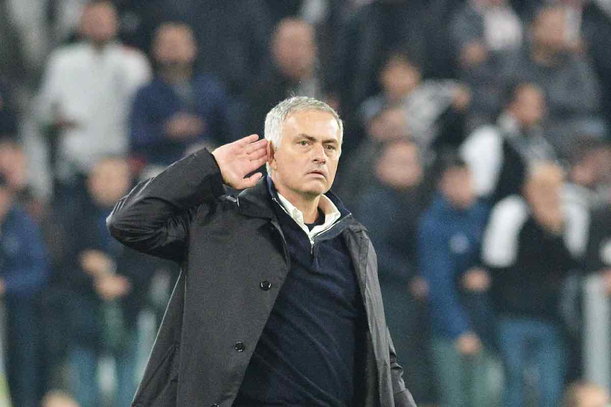 Mourinho orecchio