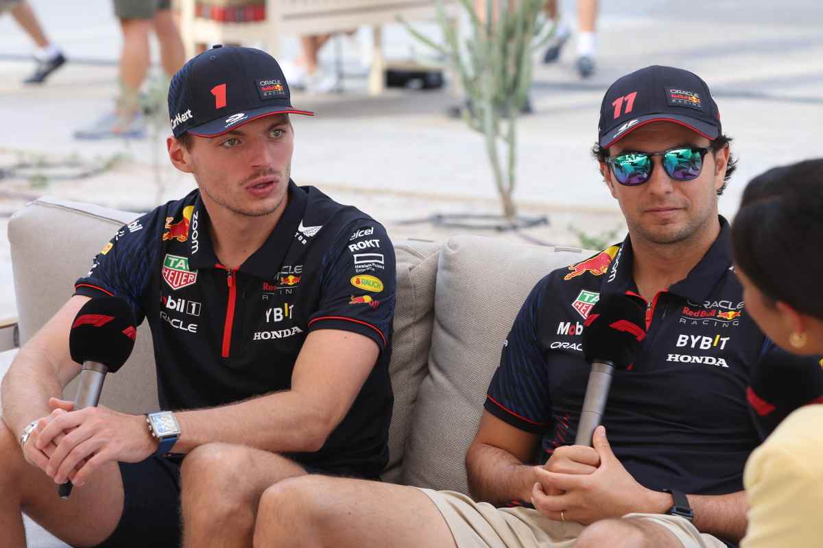 Verstappen ha umiliato Perez in diretta