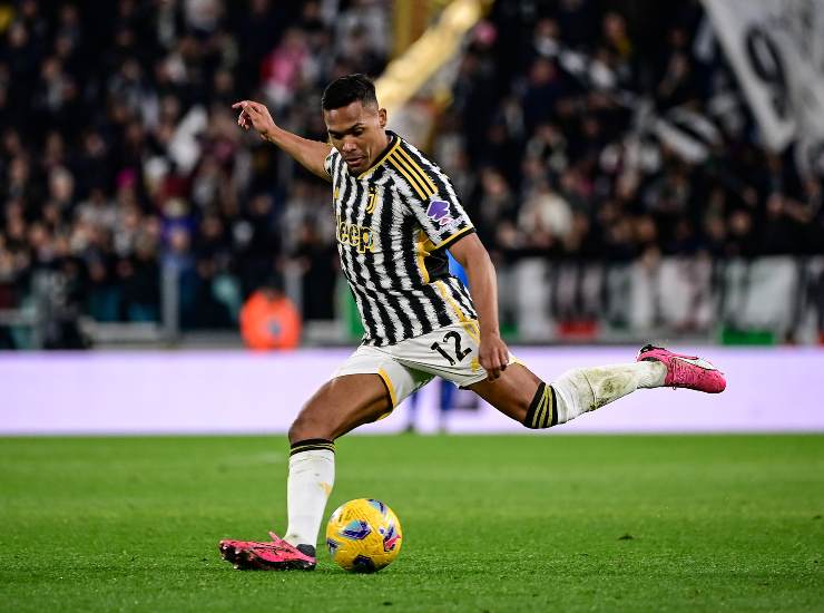 Juventus, Alex Sandro ai saluti: il difensore può tornare in patria