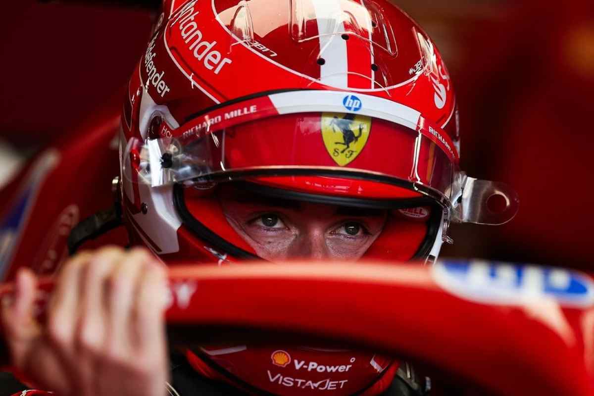 Leclerc sconsolato prima del ritiro al GP del Canada, lo sfogo coi box Ferrari