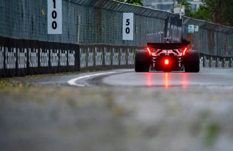 Leclerc ko per un guasto al motore, nel GP del Canada entrambe le Ferrari out