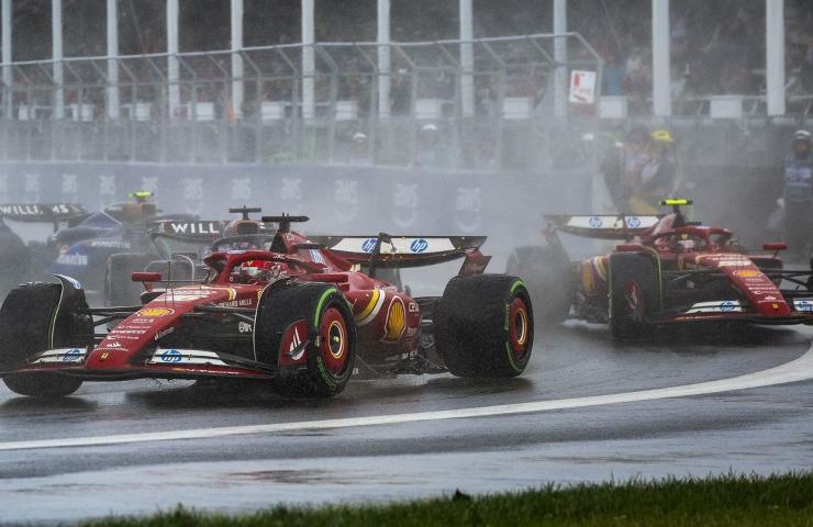 Leclerc sconsolato prima del ritiro al GP del Canada, lo sfogo coi box Ferrari