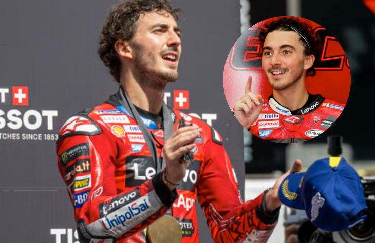 Francesco Bagnaia sul podio dopo la gara