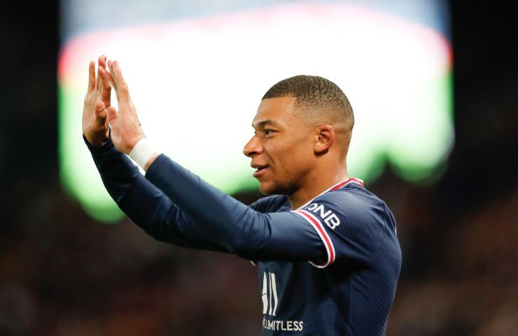 Kylian Mbappé con la maglia del Psg: chiesto risarcimento maxi alla sua ex squadra