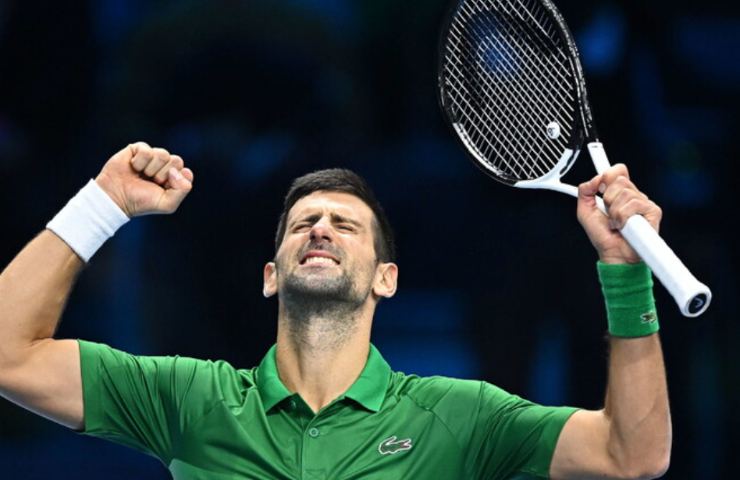 Novak Djokovic esulta dopo la vittoria