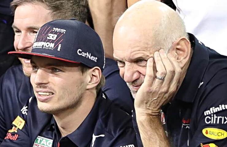 Il pilota Max Verstappen e il tecnico Adrian Newey