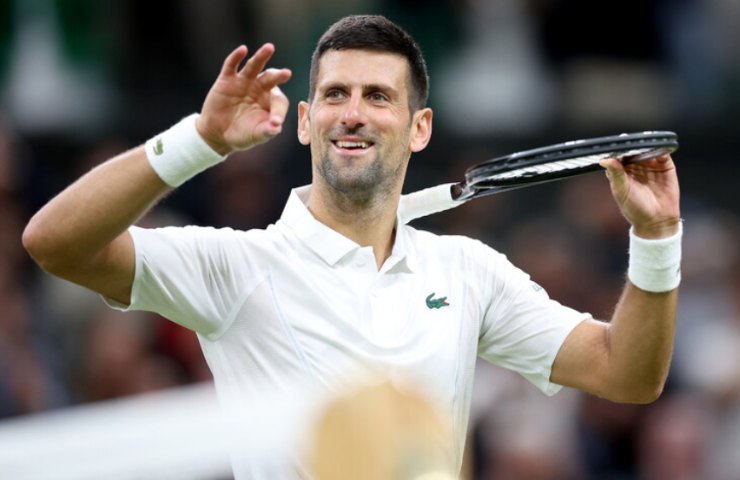 Novak Djokovic in un match di Wimbledon