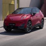 Esperienza di guida con il Lynk & Co 02: il crossover coupé elettrico