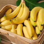 I benefici e i rischi di consumare una banana al giorno