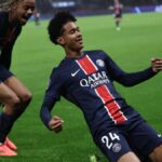 Il PSG si impone in testa alla classifica con il Monaco, emergendo il giovane talento Mayulu