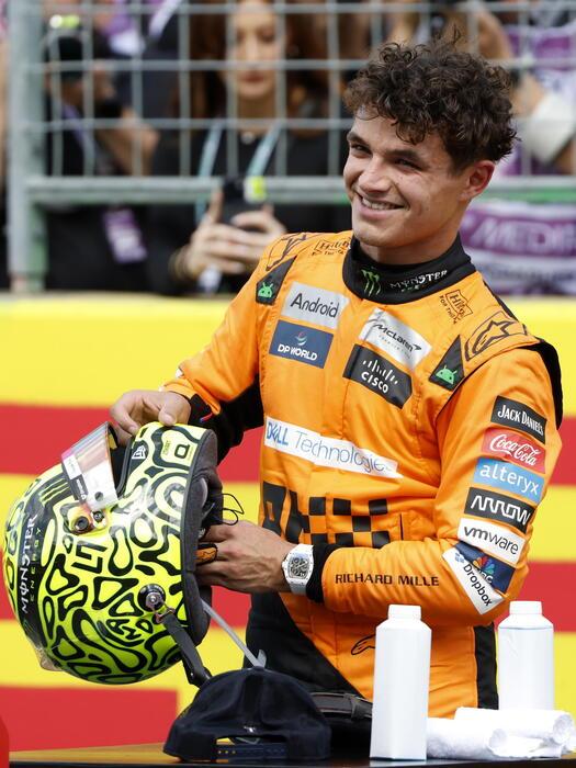 Lando Norris conquista la pole position davanti a Verstappen