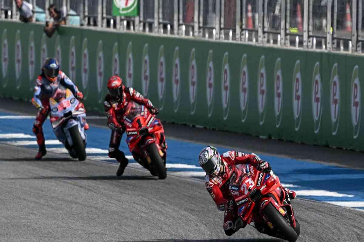 MotoGP Thailandia: Emozionante vittoria di Ogura in Moto2!