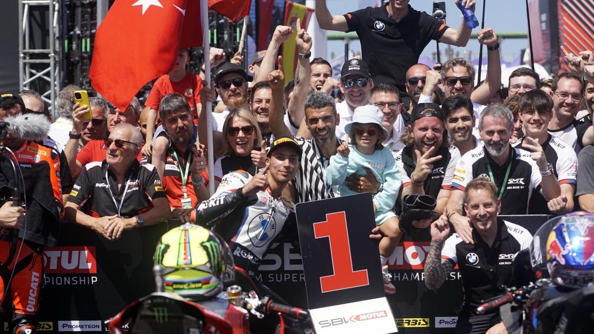 Razgatlioglu trionfa nel mondiale Superbike, Bulega in Gara-1