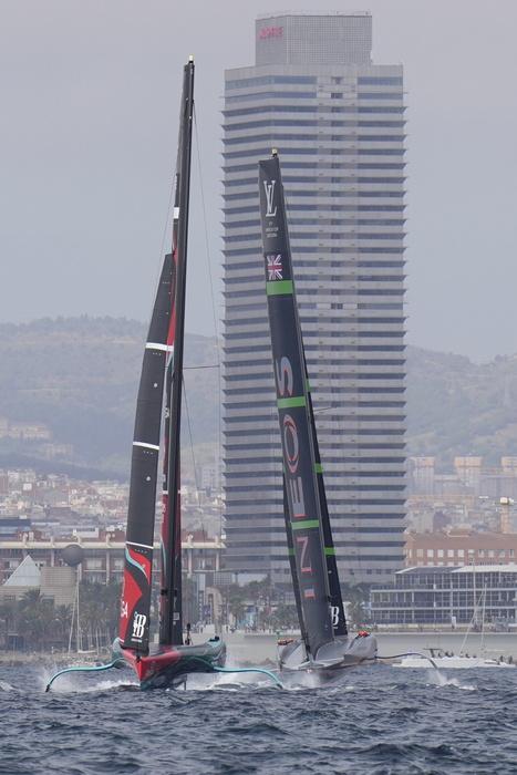 Rinvio della quarta regata della Coppa America a causa della mancanza di vento