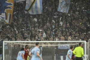 Sanzioni UEFA: Lazio punita con la chiusura di due settori della curva per un turno