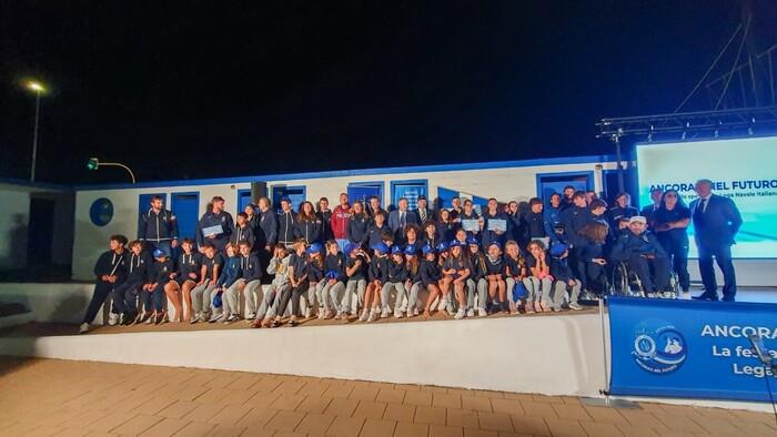 Scopri i giovani campioni dell'acqua: premiati i migliori talenti della vela e della canoa