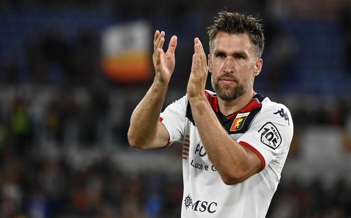 Strootman annuncia il suo addio attraverso i social