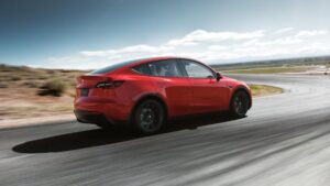 Tesla Model Y: La nuova versione a 7 posti sbarca in Italia