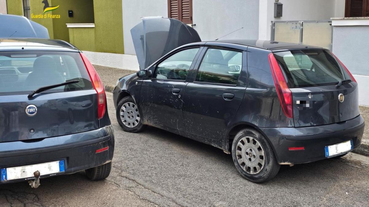 Truffa assicurativa: ex carrozziere clona auto per risparmiare