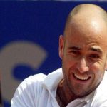 Agassi elogia l'umiltà e l'attenzione di Jannik Sinner