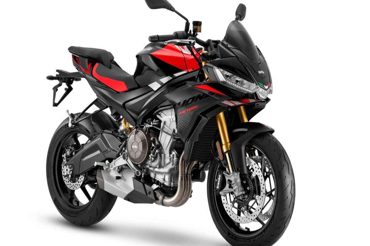 Aprilia Tuono 660 Factory 2025 rivela la sua nuova potenza a Eicma