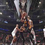 Atlanta conquista cleveland con 22 assist di young, thunder trionfano contro i warriors