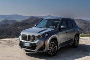 Bmw iX1: scopri i vantaggi del leasing per un'auto elettrica moderna