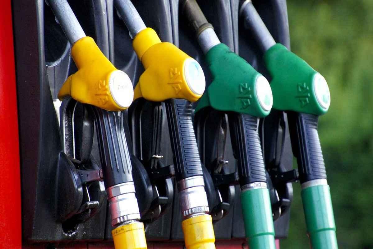 Carburanti in equilibrio: benzina e diesel fermi, il metano in ascesa in europa