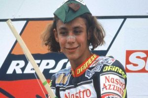 Da robin hood a martinator: l'influenza del cinema sulla motogp