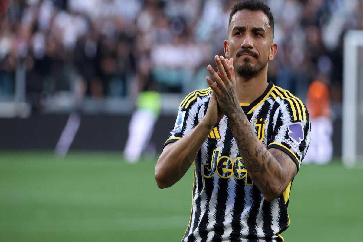 Danilo verso il Manchester United: la Juve si prepara a decisioni cruciali a gennaio