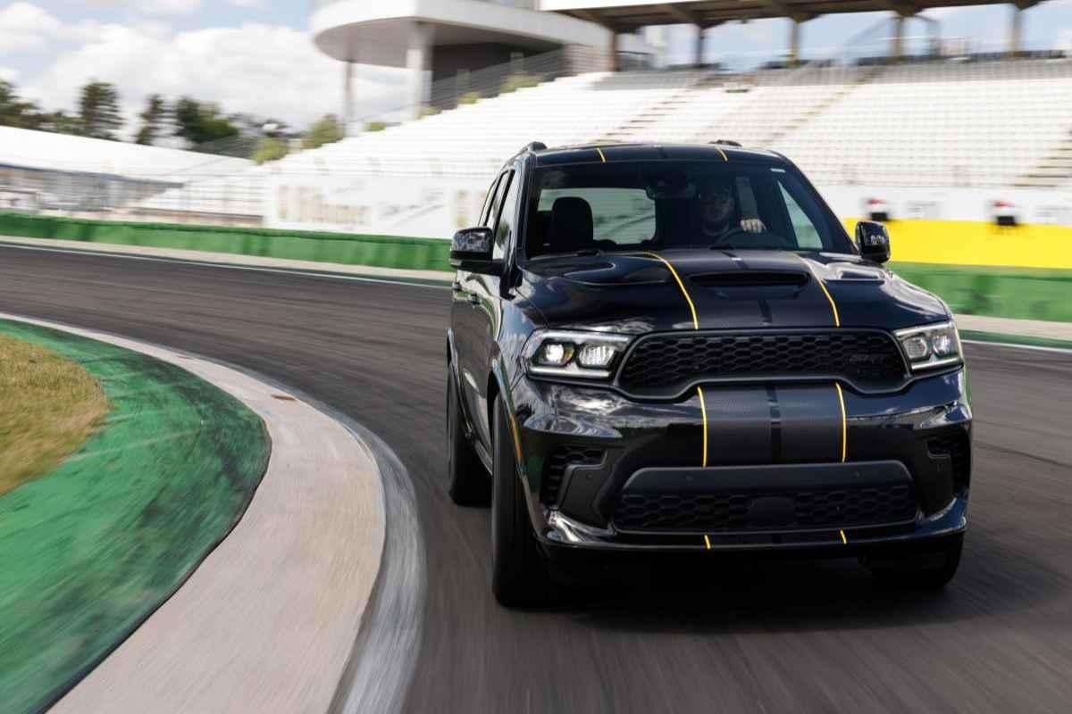 Dodge durango svela l'edizione speciale alchemi dedicata al potente 6.4 v8