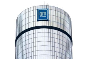 General motors frena la corsa delle auto elettriche dopo 1.000 licenziamenti