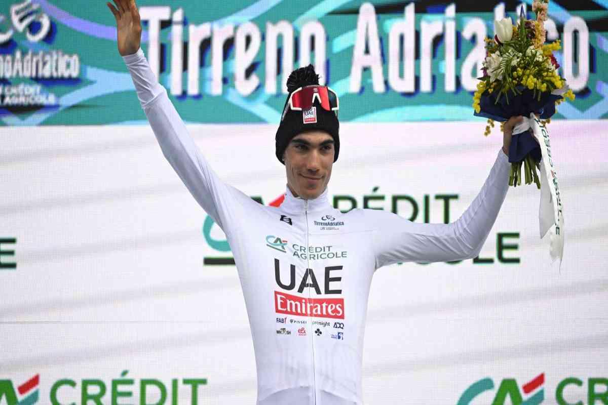 Giro d'italia 2025: juan ayuso pronto a sorprendere con uae-emirates