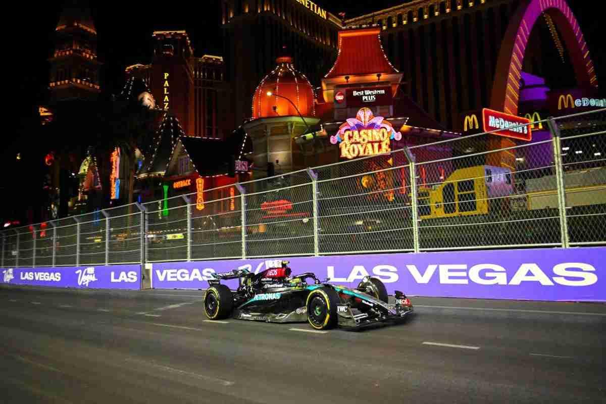 Hamilton domina le libere a las vegas, mclaren e ferrari in forma mentre red bull arranca