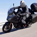 Honda nt1100: la tourer che conquista come l'africa twin