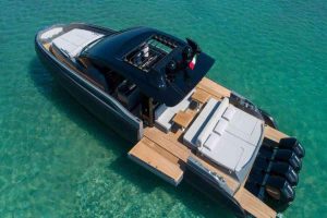 Il gommone da sogno: rebel 55 vola a 48 nodi con 2.400 Cv