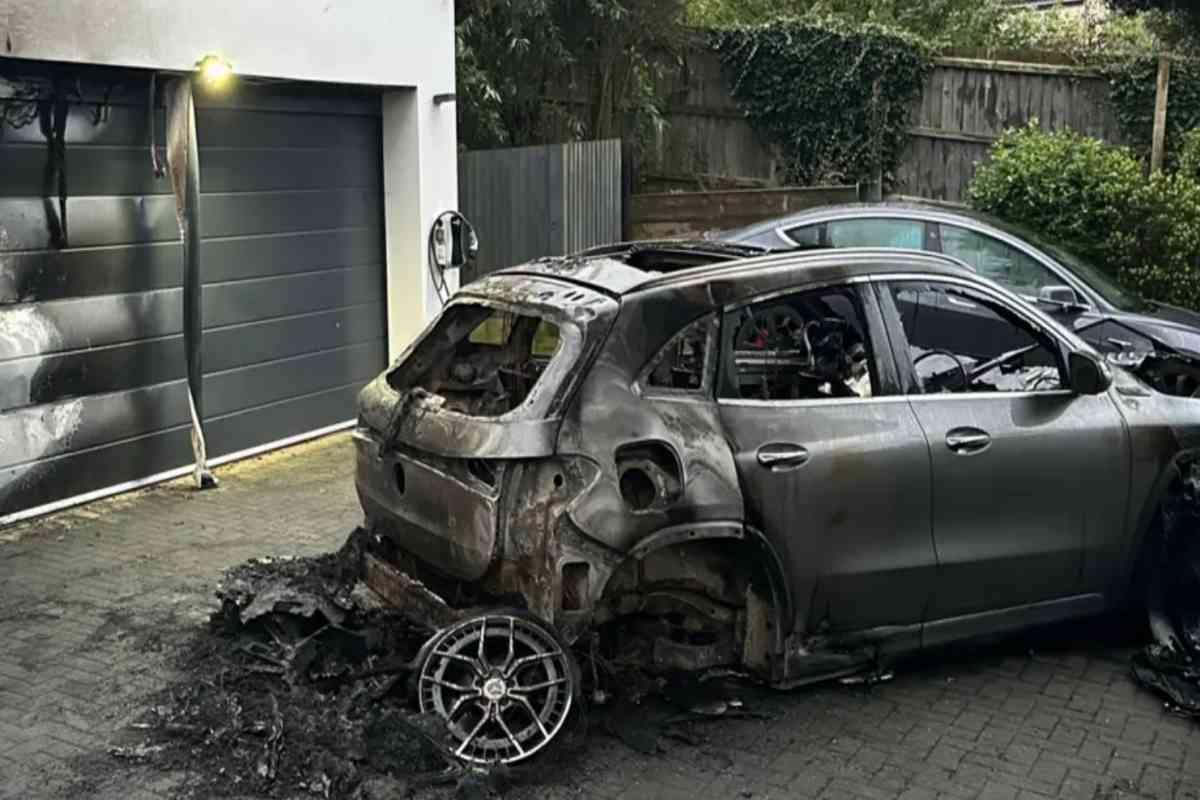 Incendio misterioso per la Mercedes Eqa elettrica