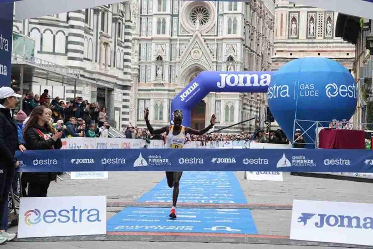 Kiplimo naibei trionfa alla maratona di firenze con una prestazione da record