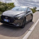 Mazda 3 2025: Scopri il Motore 2.5 e-Skyactiv G, Una Perla Rara nel Mondo delle Auto!