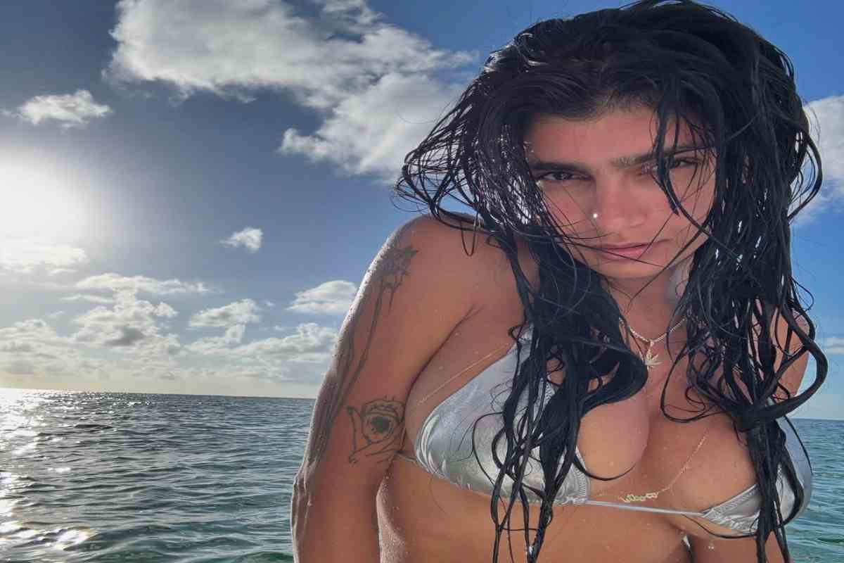 Mia Khalifa umilia Julian Alvarez sui social