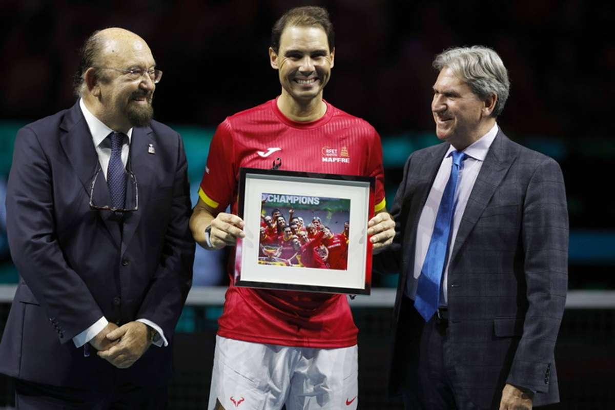 Rafa nadal saluta il tennis: la spagna rende omaggio al campione