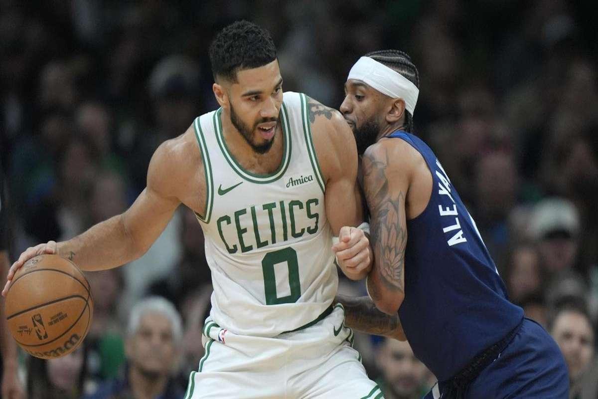 Reid fallisce il colpo decisivo, i celtics strappano la vittoria a minnesota