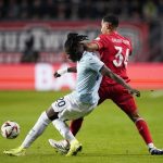 Scandalo razzista in Europa League: Tchaouna del Lazio preso di mira, Twente punito dalla UEFA