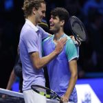 Zverev sorprende tutti e conquista la semifinale, Alcaraz fuori dalle Finals