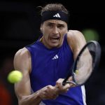 Zverev vola in semifinale a Parigi-Bercy