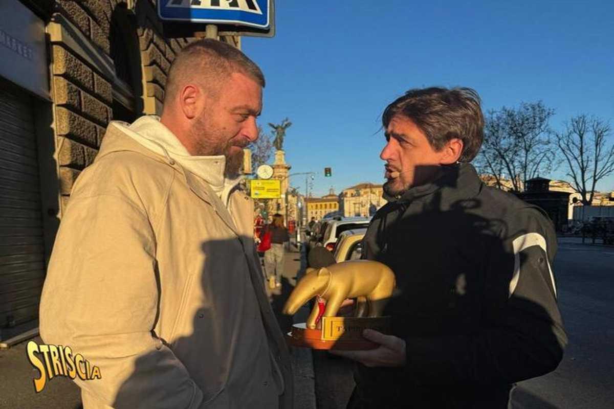 De rossi riceve il tapiro d'oro e lancia una provocazione sorprendente