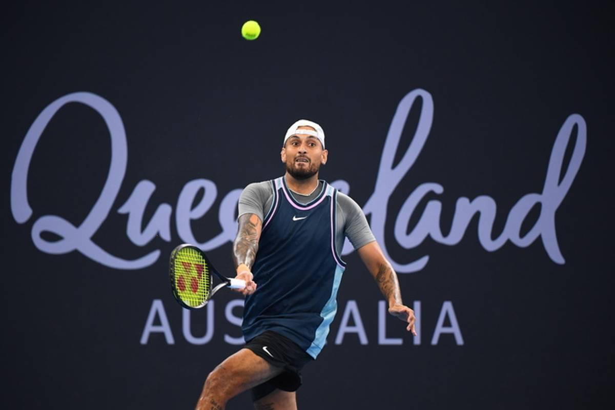 Kyrgios si arrende a brisbane: un duro risveglio per il tennista australiano