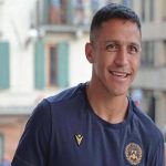 Sanchez festeggia con la coppa a san siro e sogna un ritorno da protagonista all'inter