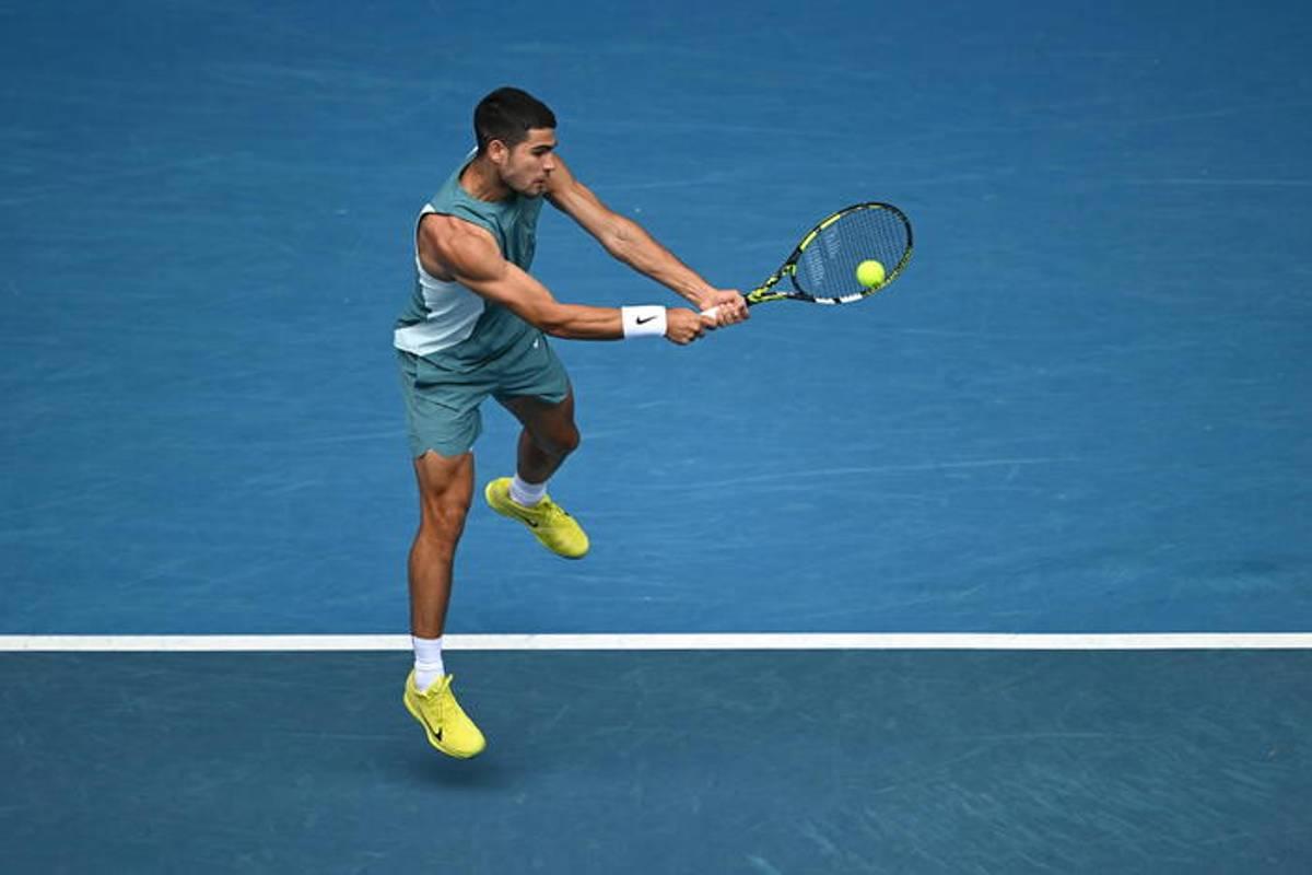 Alcaraz conquista il suo posto nei quarti di finale, eliminando Nishioka all'Australian Open